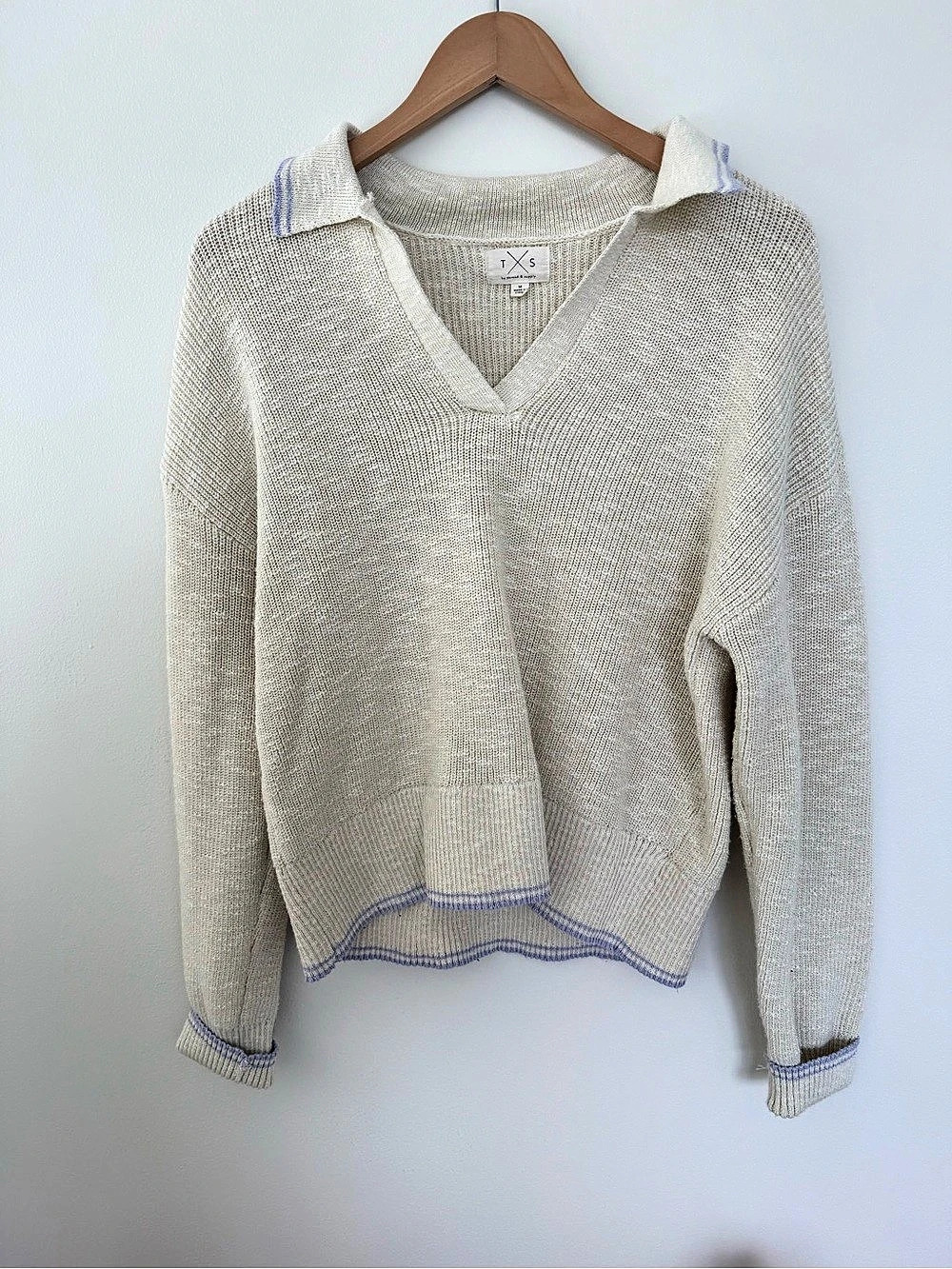 Thread + Supply V-Neck Knit Sweater in Cream Size Medium